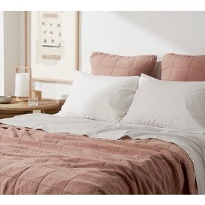 NWT Parachute Clay Box Quilt